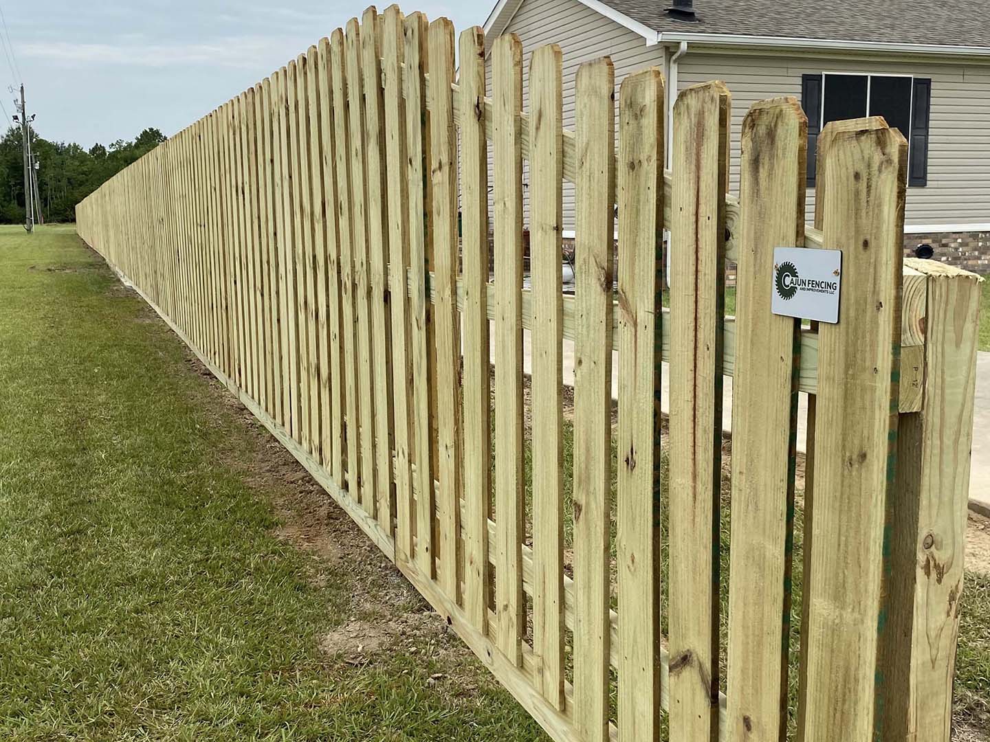 Wood fence contractor in the Acadiana area.